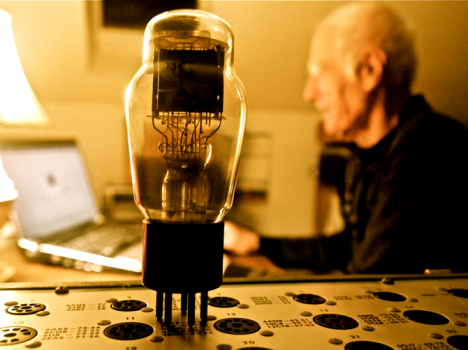 John Arnolds logs onto his web-based store that sells vintage vacuum tubes around the globe. Jan Wilderom photo.
